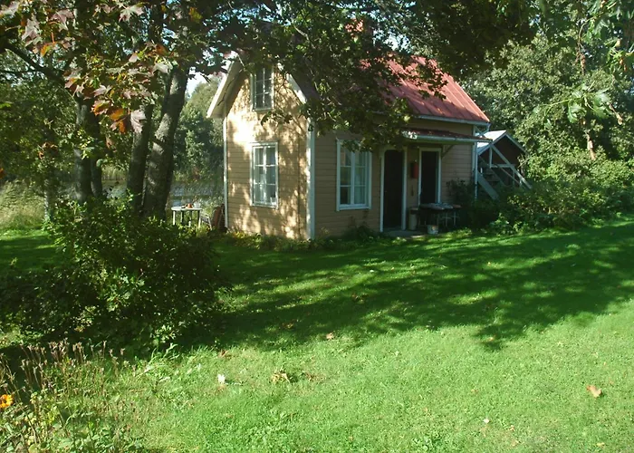 Gaestgard Christiansund Гостевой дом Экерё